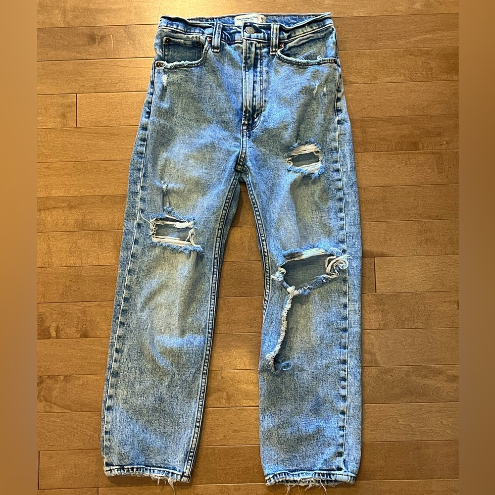 Abercrombie & Fitch Ultra High Rise Ankle Straight Distressed Jeans Size 26